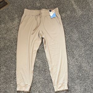 NWT women’s large Tan Jogger Pants